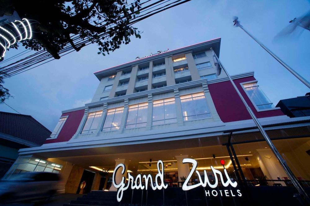 Готель Grand Zuri Malioboro Джок'якарта Екстер'єр фото